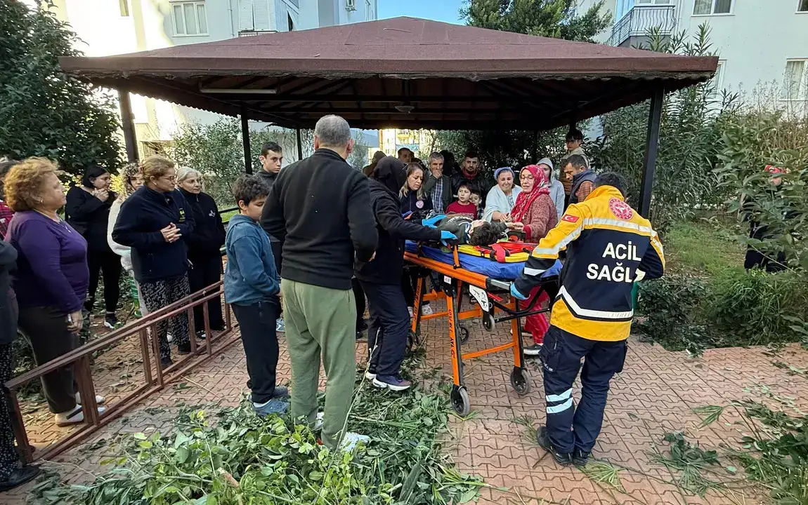 Muratpaşa’da 6 Yaşındaki Çocuk Foseptik Çukuruna Düştü! 6